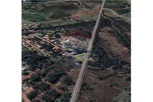Terreno para inversión sobre acceso sur