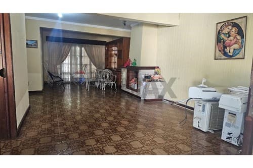Vendo amplia casa en el barrio nazareth