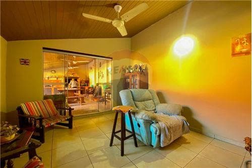 Residencia con piscina y salón comercial en Barrio San Pablo – Asunción — foto 5