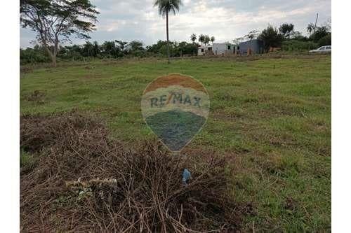 Vendo terreno en itaugua