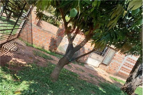 Casa en esquina en capiata