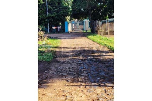 "Terreno en Ñemby: Inversión y Desarrollo Ideal"