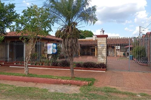 una hermosa y amplia casa en Laurelty Luque — foto 5