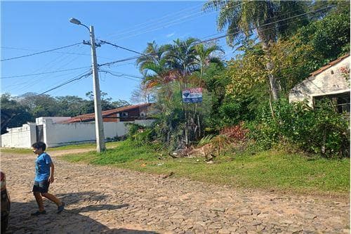 Terreno en esquina Barrio Cristóbal Colon — foto 2