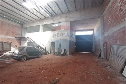 En alquiler amplio deposito a estrenar lambare — foto 4