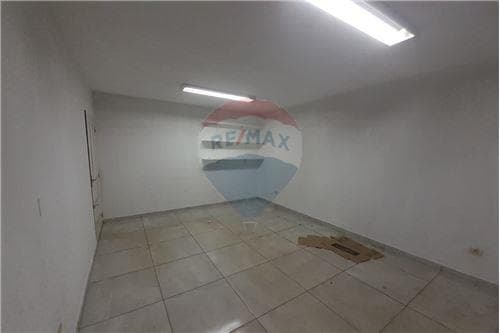Pequeño y economico local comercial en alquiler — foto 3