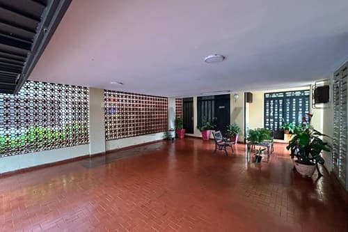 En venta amplia propiedad céntrica - Encarnación — foto 1
