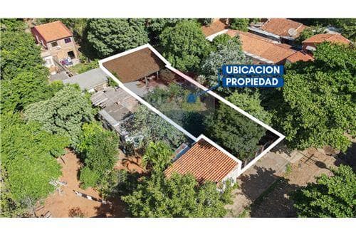 Vendo terreno en Villa Elisa con excelente ubic