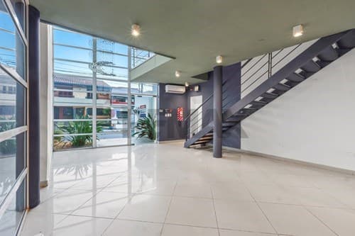 Excelente Propiedad Corporativa en Alquiler — foto 3