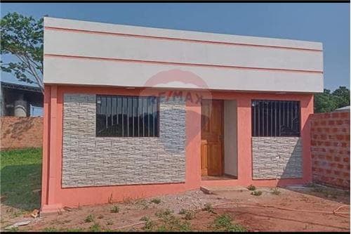 Casa a estrenar en J. A. Saldivar Bº Mbocayaty, foto 2