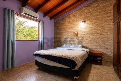 Casa 2 plantas en venta en Ñemby-Zona Coca Cola