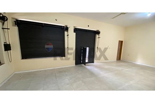 Salón comercial en alquiler sobre Av. Colón — foto 4
