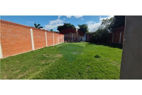 Terreno amurallado a pasos de gral aquino — foto 4