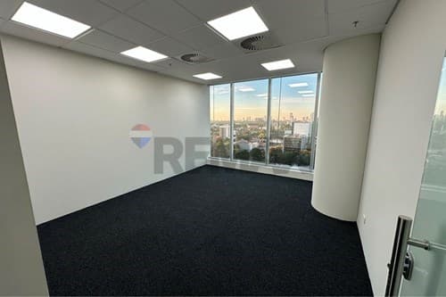 Oficina en alquiler en torres las americas