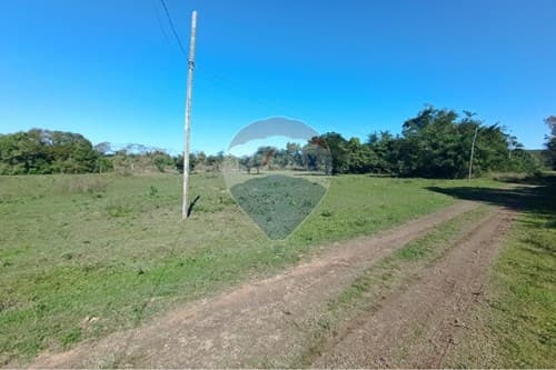 "Terreno de Ensueño en Mbokajaty: 2756m² — foto 4