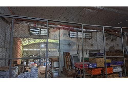 Amplio tinglado en venta — foto 2