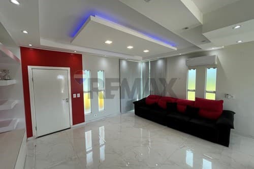 Amplio Terreno con Lujosa Casa en Venta — foto principal