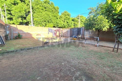 En venta casa en esquina con 4 hab — foto 2