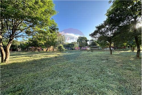 Amplio terreno de 1.422,71 m2 en Ycua Dure - Luque — foto 2