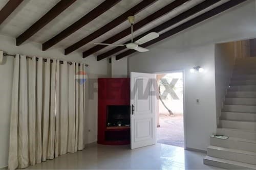 Casa en Alquiler para Oficina o Vivienda