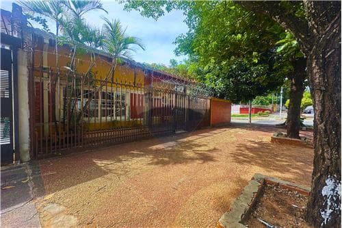 Vendo Hermosa y amplia Casa en Barrio Obrero