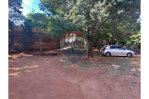 Terreno sobre av 11 de setiembre - Ñemby