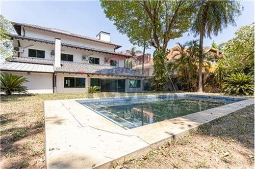 Vendo propiedad sobre Avda. Paseo del Yacht