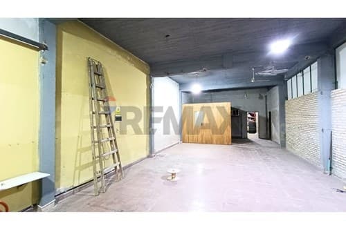 Salón con depósito de 600 m2 San Lorenzo