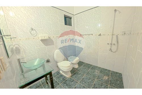 "Casa Amplia y Moderna en Barrio La Blanca, CDE"