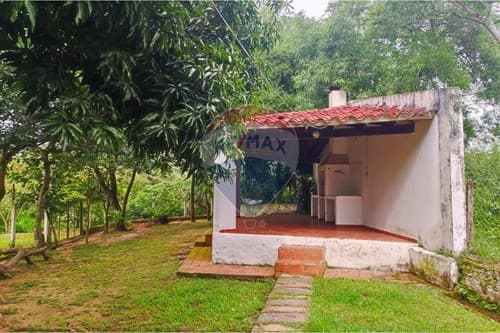 Casa de Verano con playa privada arroyo Piribebuy — foto principal
