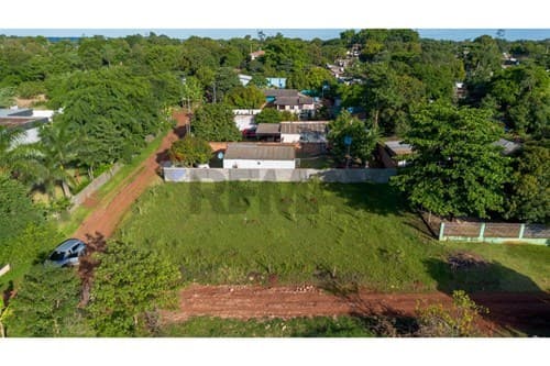 Terreno Titulado en esquina en Venta