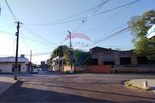 Propiedad compercial en esquina — foto 2