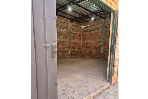 Complejo de tres depósitos zona mercado 4 — foto 3