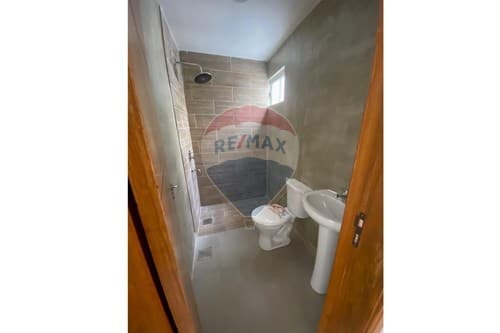 Duplex de 1 planta en Luque, zona ykua dure — foto 4