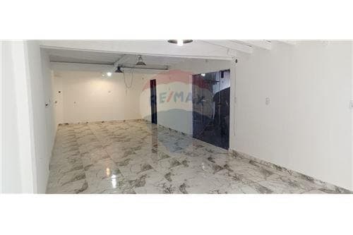 Salon comercial sobre denis roa — foto 2