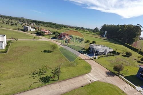 Terreno en Barrio Joven 1 de Costa del Lago, foto 4