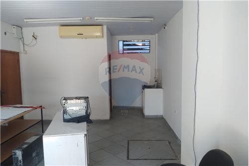Salon comercial en barrio Herrera — foto 4