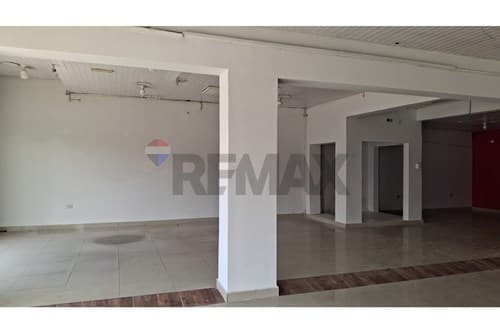 Local Comercial en VentaAvda.E.Ayala — foto 4