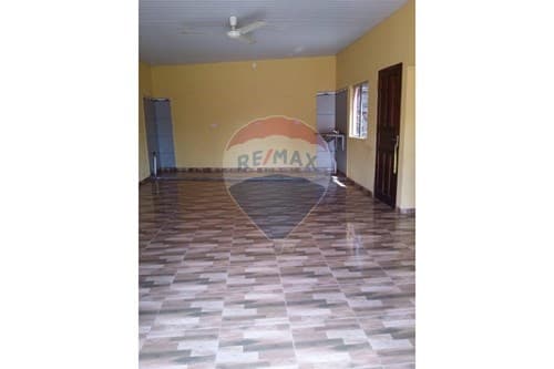 En venta casa con departamentos!!