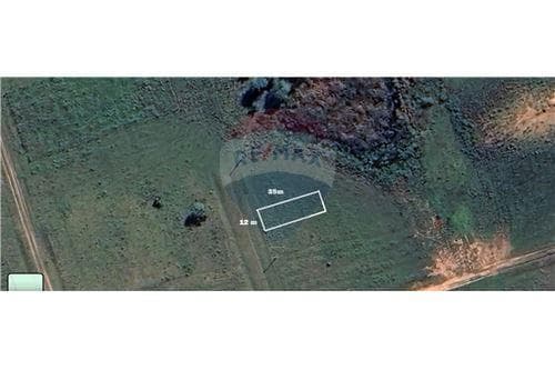 Se vende terreno de 420m2 en Hugua Hu Ypacarai a 600mts de Ruta 2
