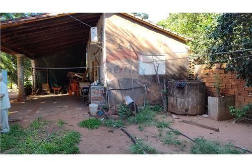 Terreno en esquina con construcion a remodelar — foto 3