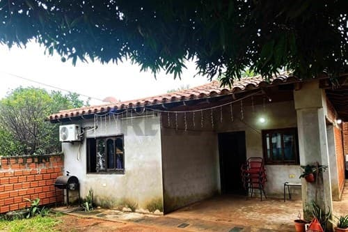 ¡Casa en Venta en Luque: Tranquilidad y Comodidad!