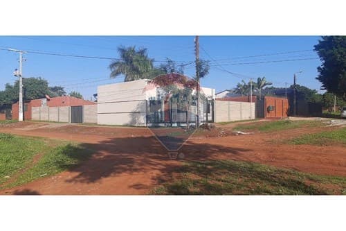 "Casa Moderna en Capiatá: Espacio y Comodidad" — foto 2