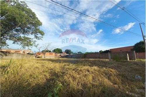 Vendo amplio terreno de 1.270 m2 en m.r.a