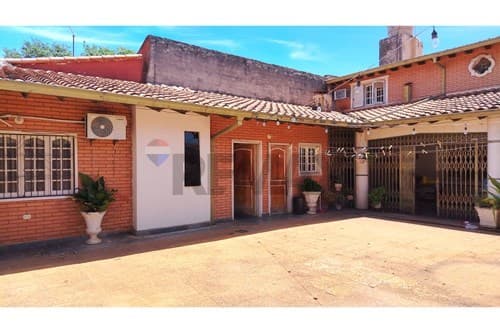 En venta amplia casa 720 m c/piscina — foto 2