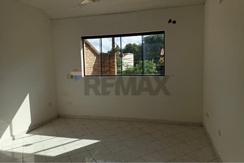 Amplio departamento centro San Lorenzo — foto 2