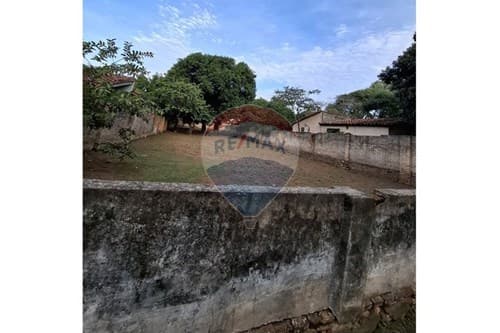 Terreno en venta en el centro de Atyrá — foto principal