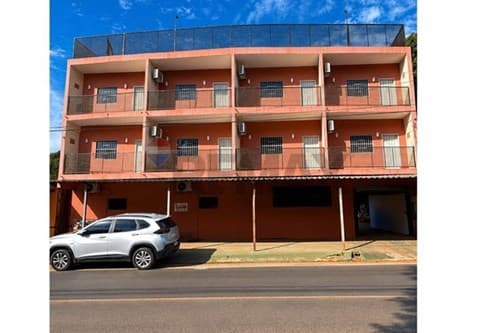 Invierte en Itauguá: Edificio Moderno en Venta