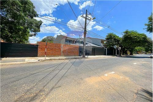 Hermoso terreno amurallado en zona residencial — foto 4