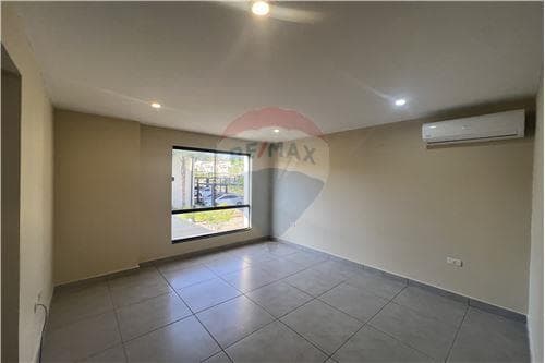 Amplio duplex en barrio cerrado boulevard jardines — foto 1